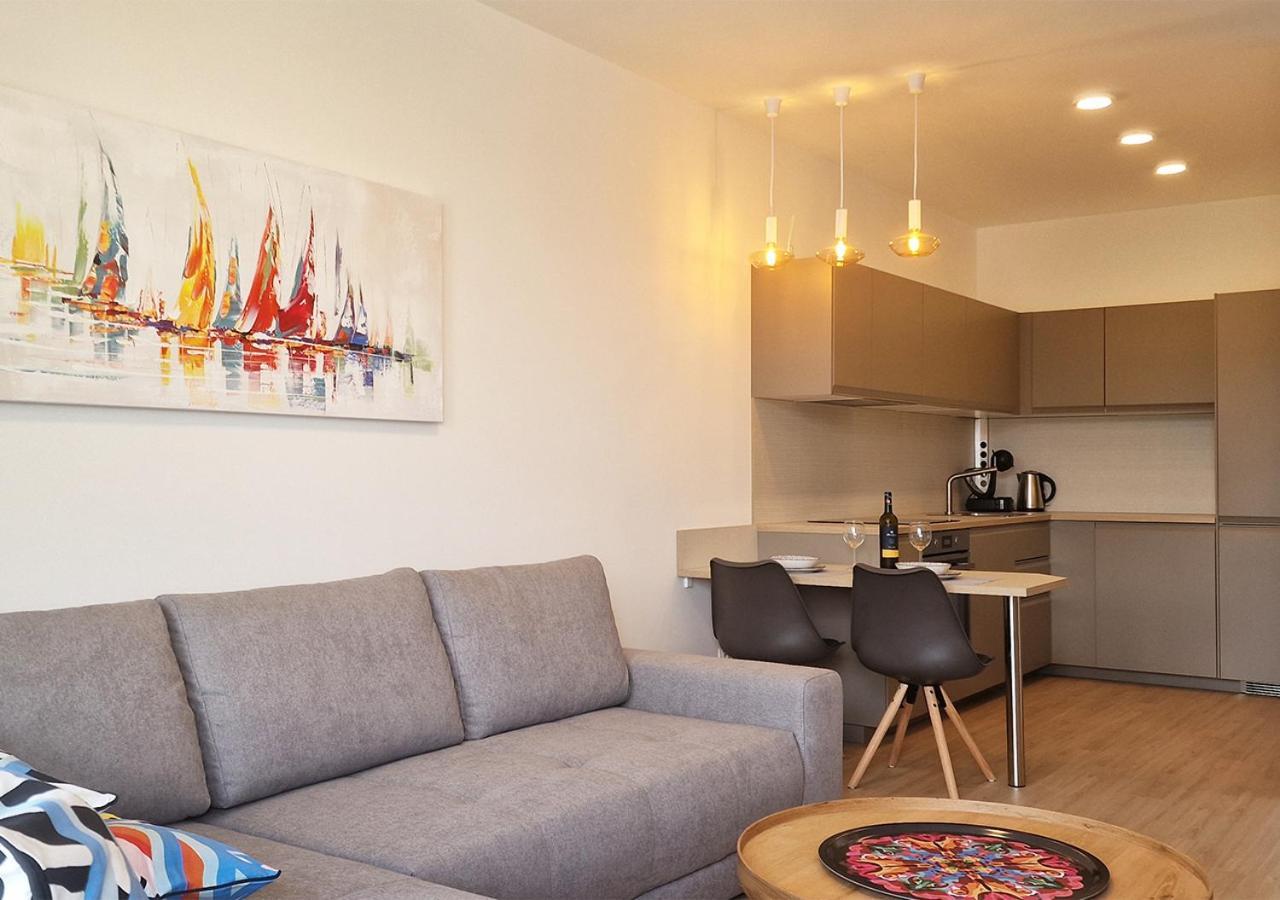 New Cozy 2 Room Pink Apartment Bratislava 058 Buitenkant foto