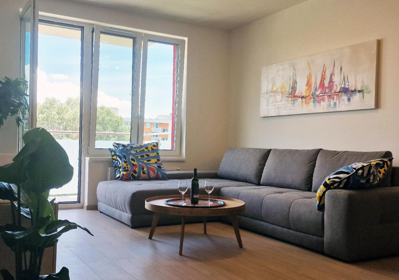 New Cozy 2 Room Pink Apartment Bratislava 058 Buitenkant foto